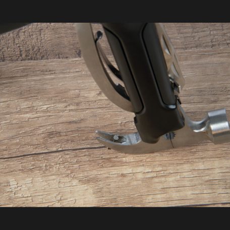 Peer multifunkciós szerszám kalapáccsal