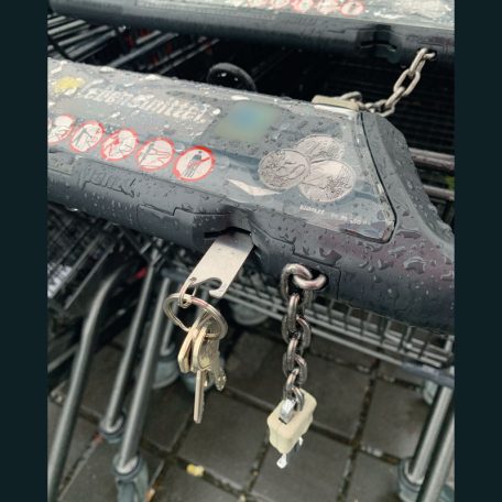 Stickit fém kulcstartó