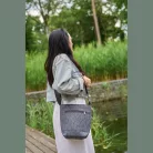 Lagos újrahasznosított filc válltáska