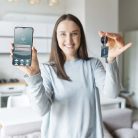 Téglalap alakú, előre programozott NFC kulcstartó műgyantával