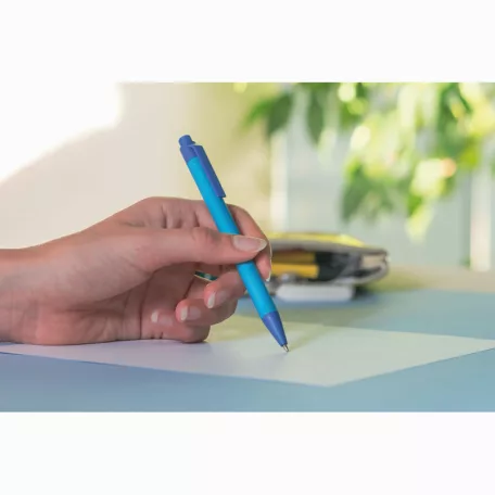 Papír és kukoricából készült golyóstoll