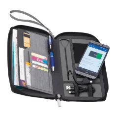 4000 mAh powerbanket tartalmazó ellátott autóstásk