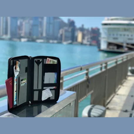 4000 mAh powerbanket tartalmazó ellátott autóstásk