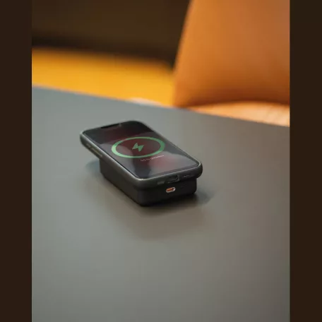 10000 mAh RABS mágneses powerbank