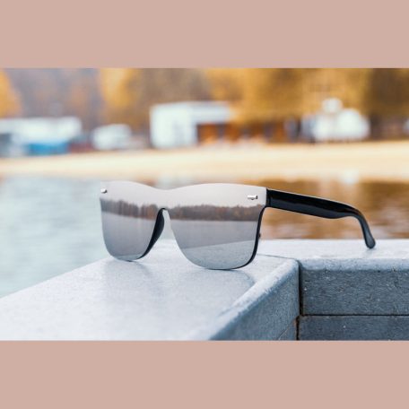 Tükörlencsés napszemüveg