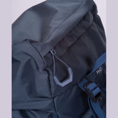 Hátizsák túrázáshoz övcsattal