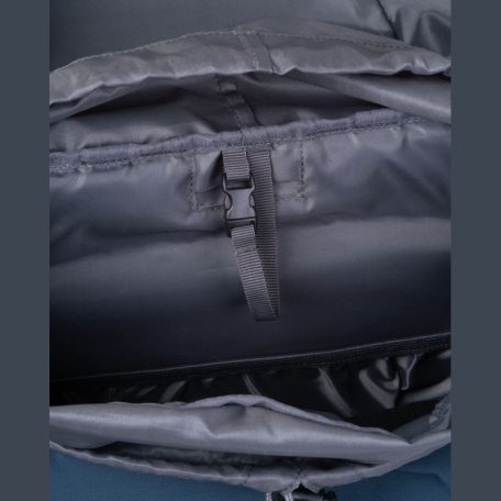 Hátizsák túrázáshoz övcsattal