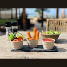 Kis tálkák pala tálcával