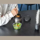 Ételhordó fogantyúval