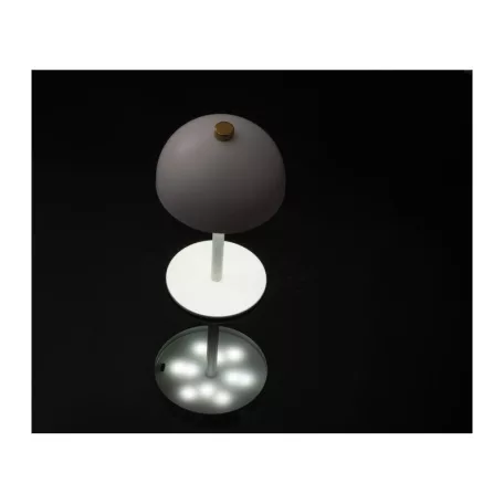 Asztali lámpa rozsdamentes acélból