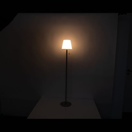 Színváltós kültéri állólámpa