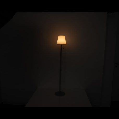 Színváltós kültéri állólámpa