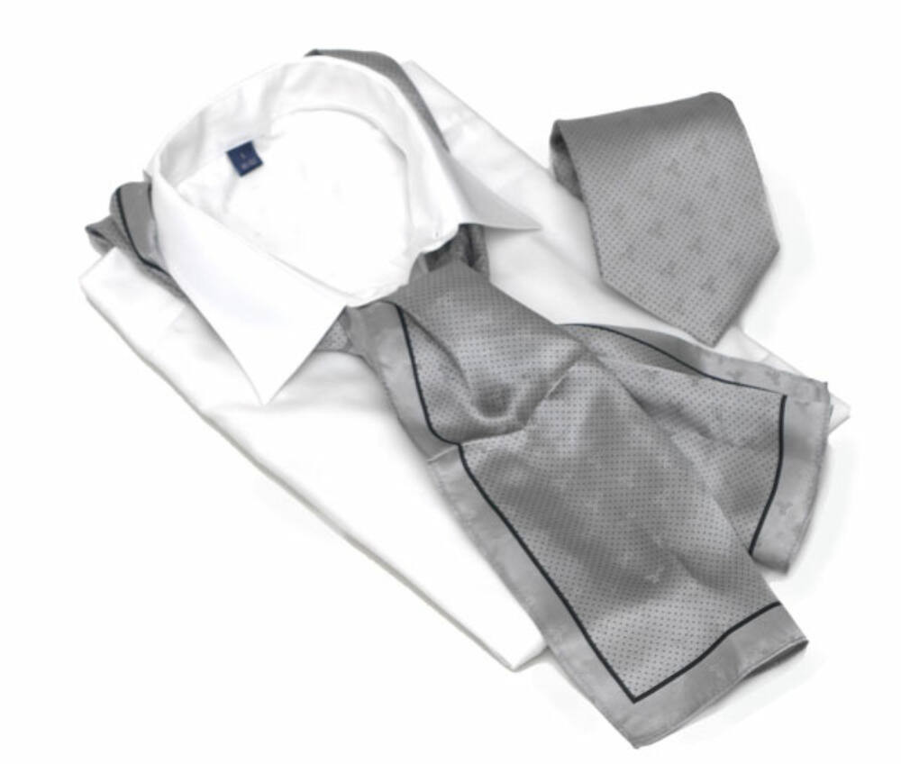 Egyedi gyártású nyakkendő és női kendő
